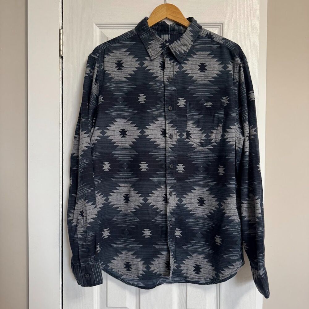 American Eagle Classic Fit Aztec Shirt Men L Southwest Cowboy Button Up